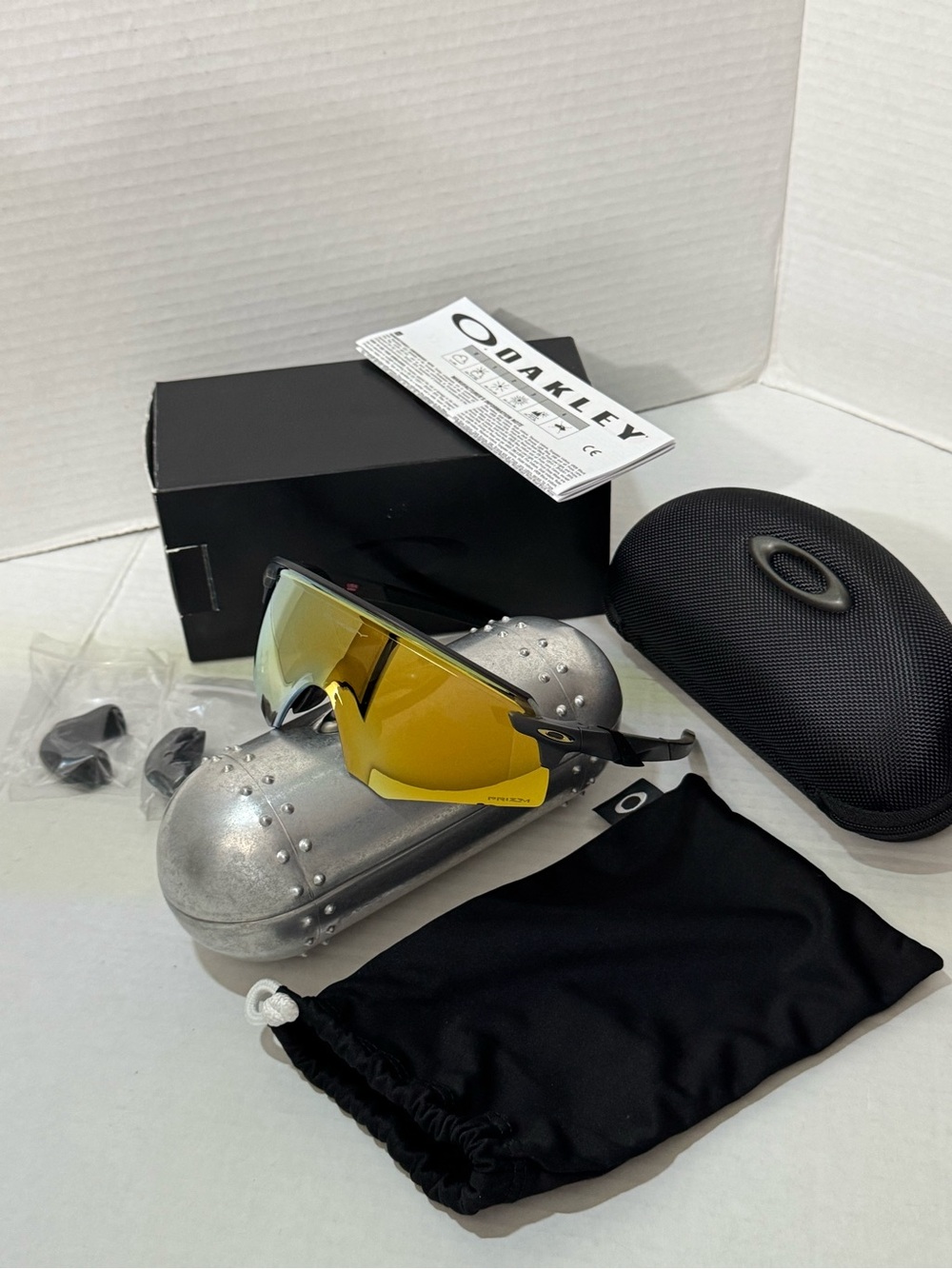 Oakley Encoder 009471 sunglasses Matte Carbon Frame and Prizm 24k Gold lenses🔥
